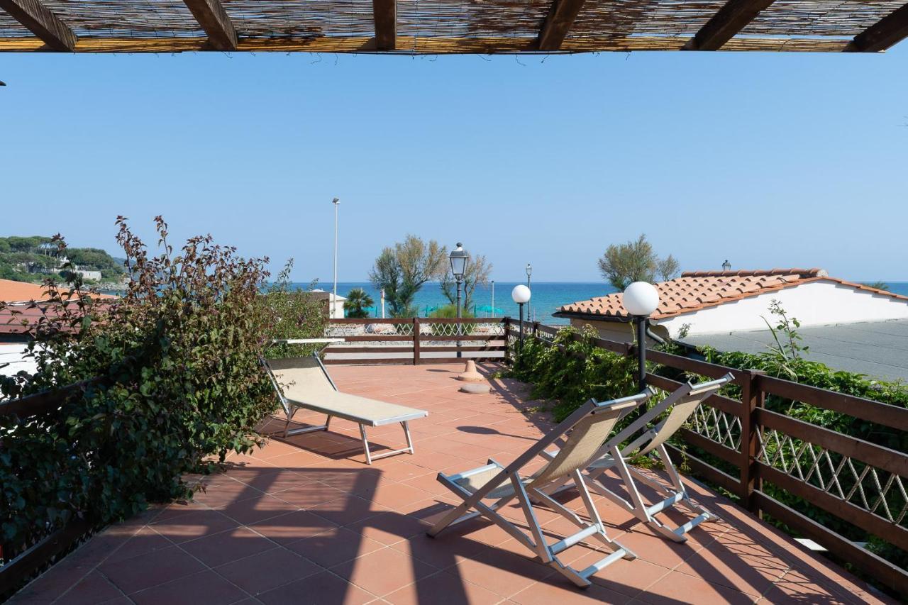 Hotel Delfino Procchio  Εξωτερικό φωτογραφία