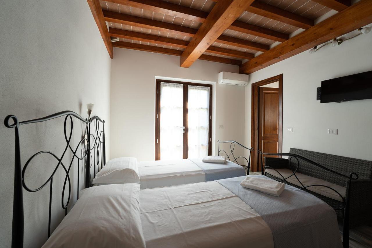 Hotel Delfino Procchio  Εξωτερικό φωτογραφία